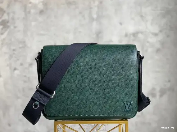 DISTRICT VUITTON LOUIS PM 0606